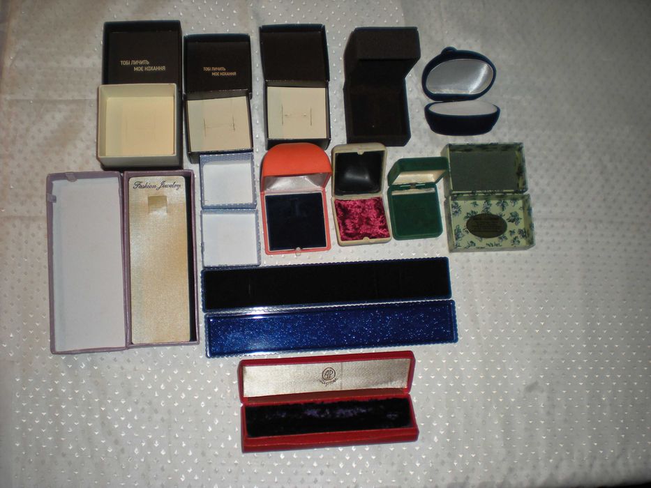 Футляры коробочки подарочные