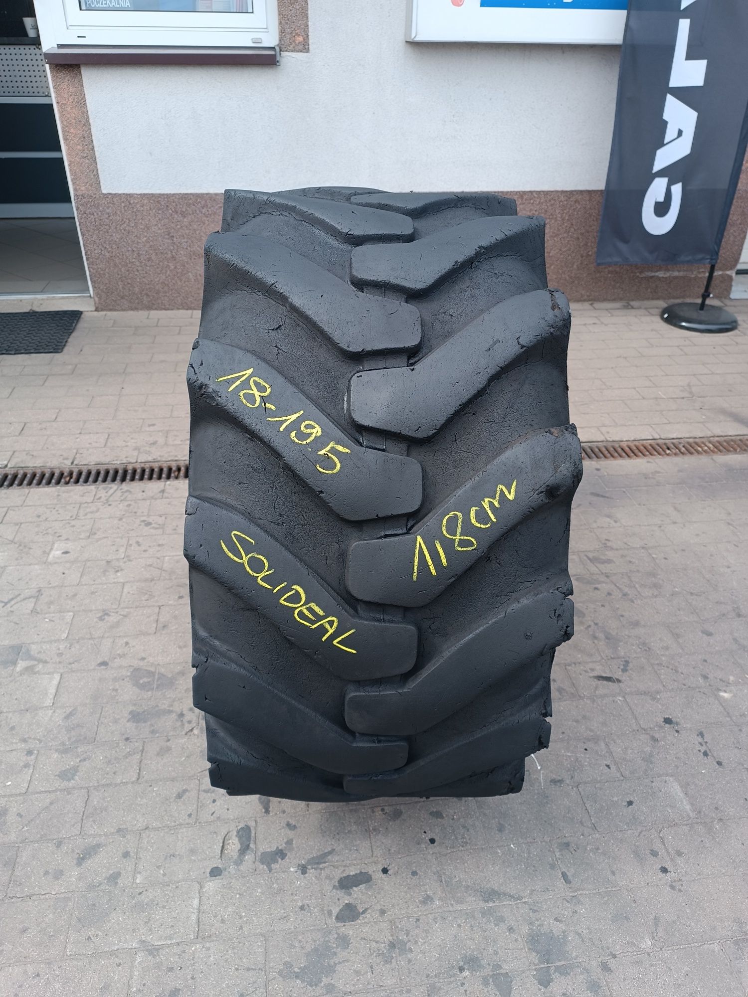 18-19.5 Solideal Tractionmaster 4l-R4
