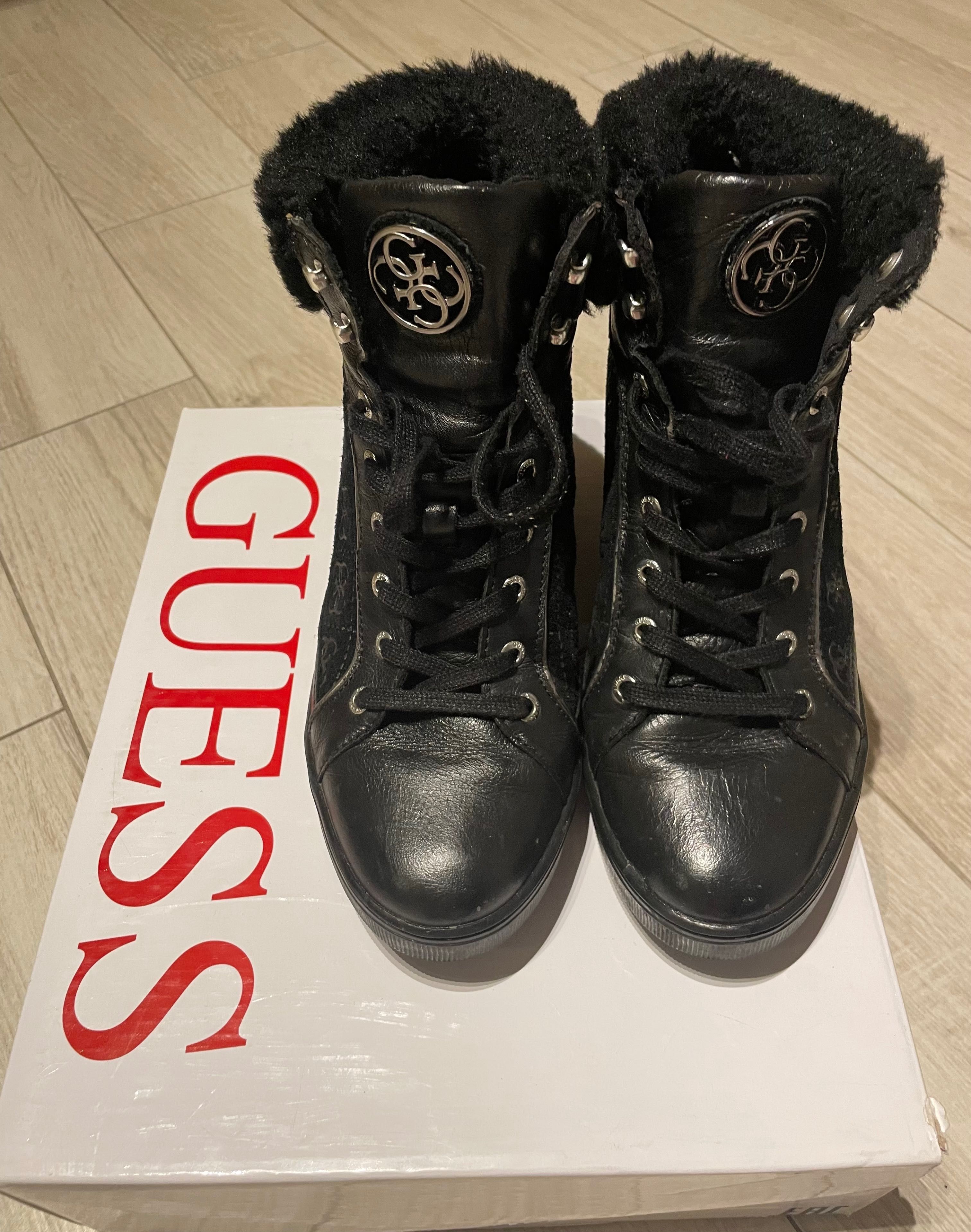 Guess Sneakersy na koturnie ocieplane