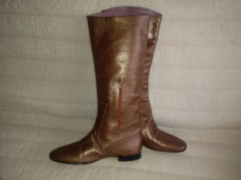 Kozaki damskie z naturalnej skóry.