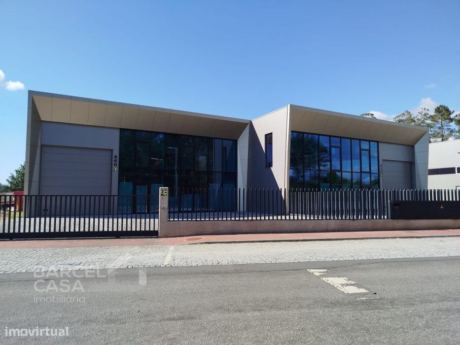 Armazém industrial para arrendar em Carreira - Barcelos