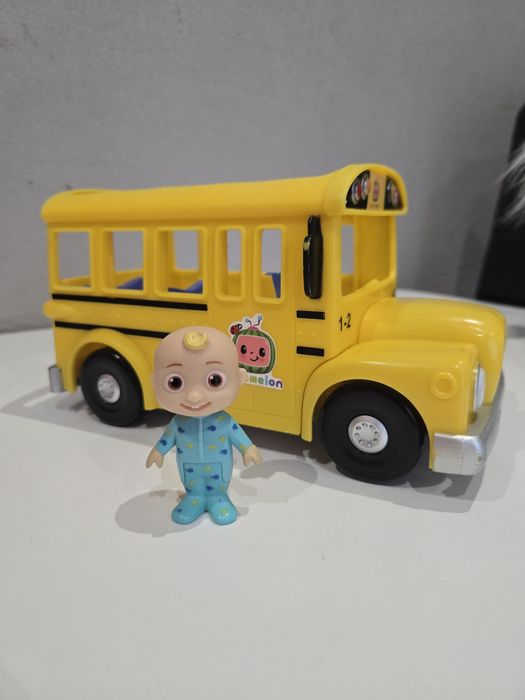 Cocomelon śpiewający  autobus