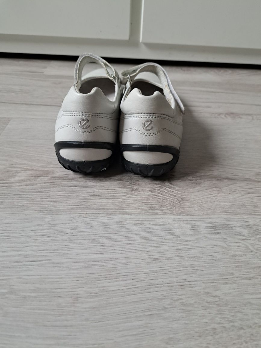 Baleriny Ecco 38
