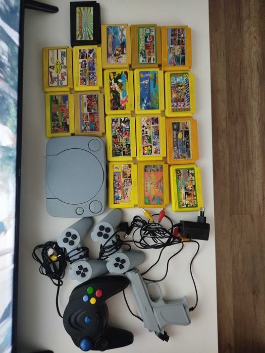 Konsola Pegasus + 17 dyskietek