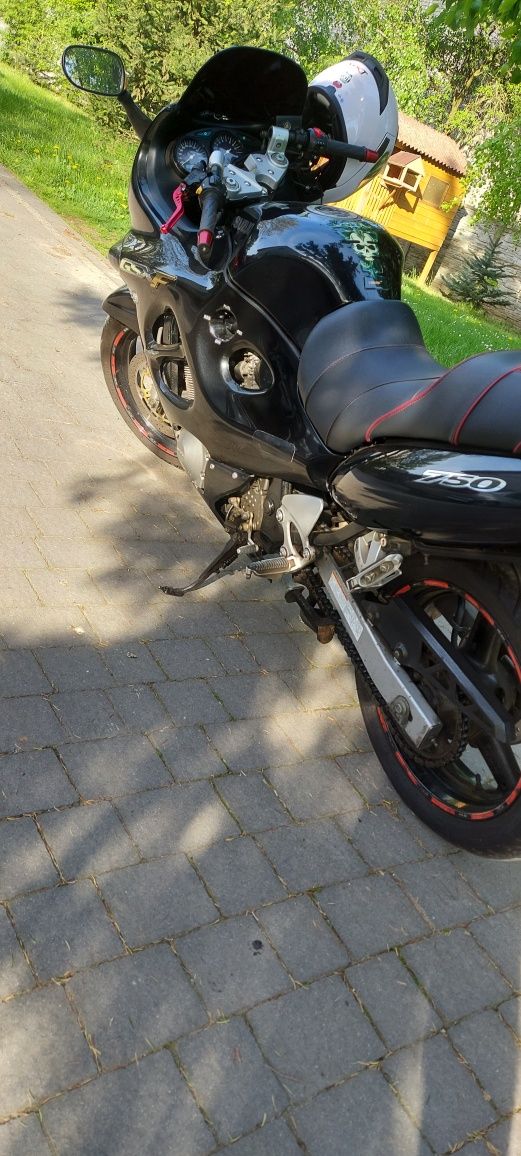 Suzuki gsxf 750    https://youtube.com/shorts/vkDaJOzbb20?si=V-I6SBsVo