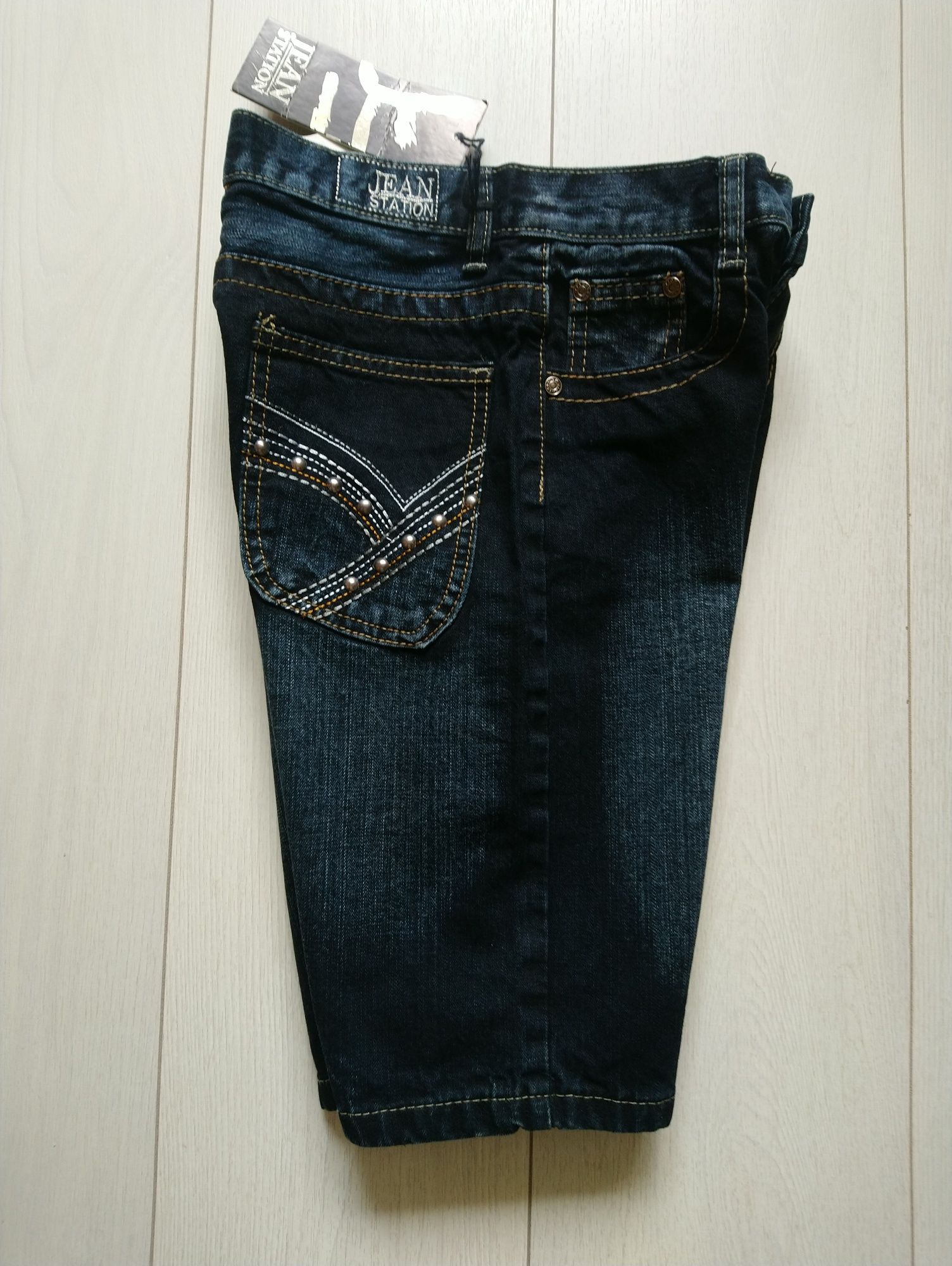 Нові джинсові шорти на 7-8 років