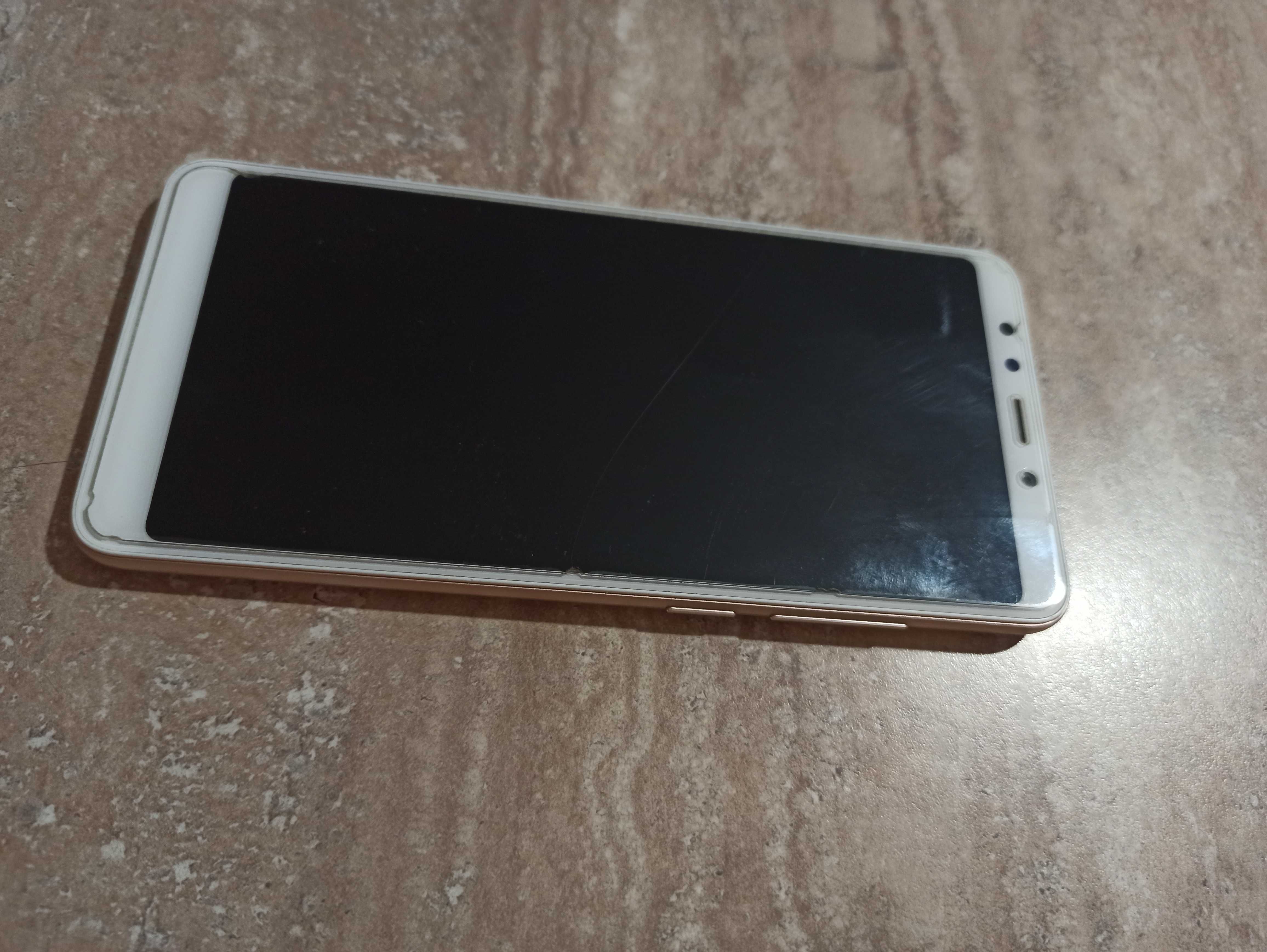 Телефон Xiaomi Redmi 5