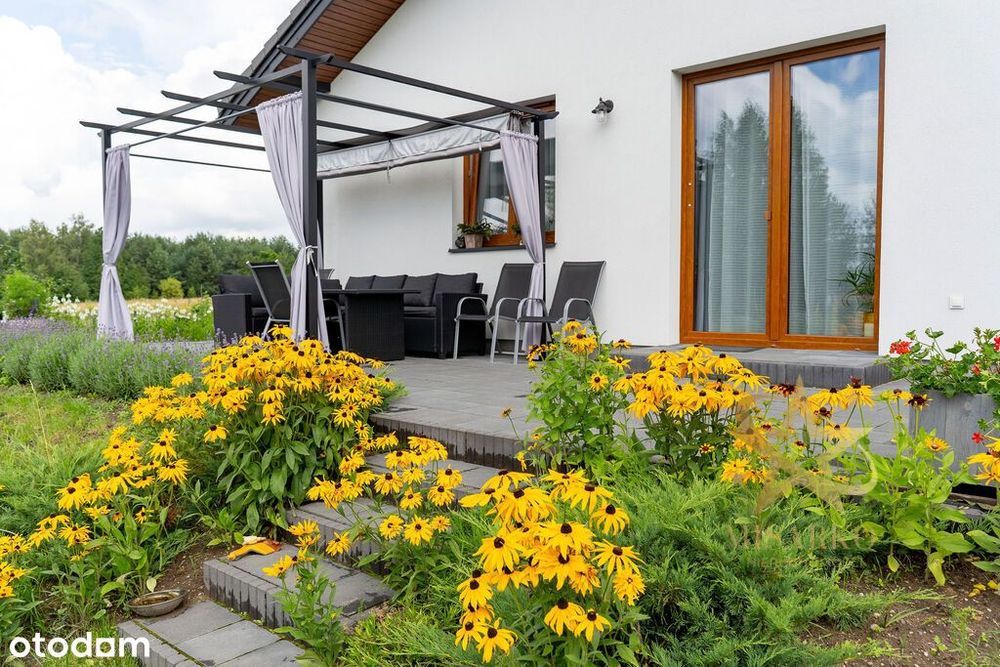 * Piękny dom z ogrodem w Nowodworcach*