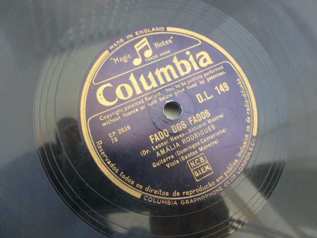 Disco LP de 78 rpm para grafonola de Amália Rodrigues com defeito