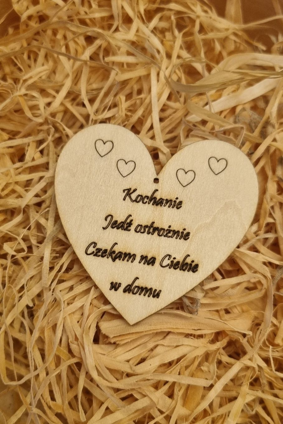 Drewniane serduszko z grawerem jedź ostrożnie