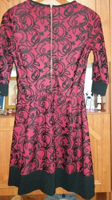 Стильне жіноче плаття.