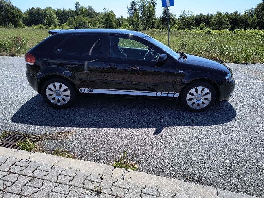 Audi A3 8P 1,9 TDI trzydrzwiowe dobrze wyposażone samochód osobowy