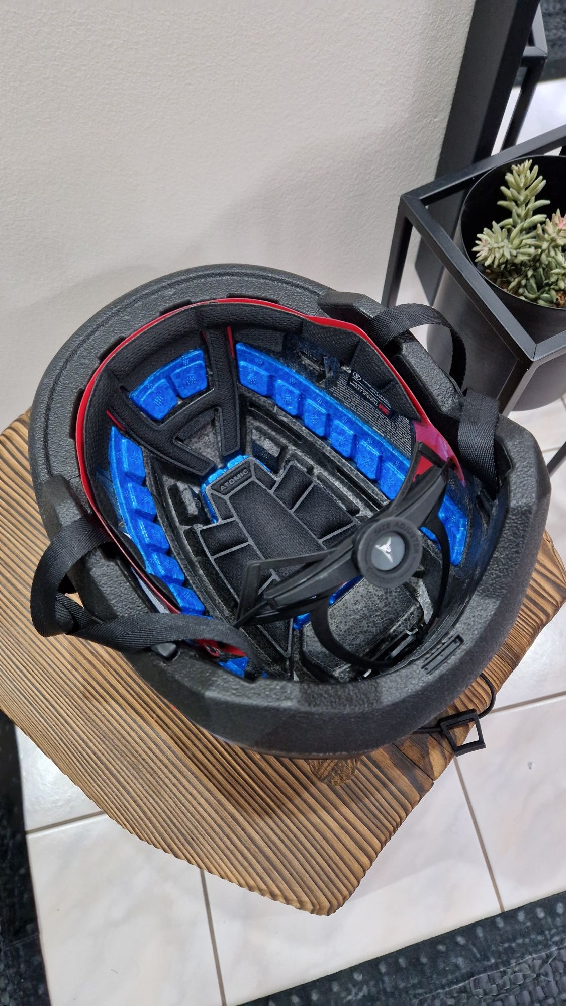 Kask narciarskie Atomic