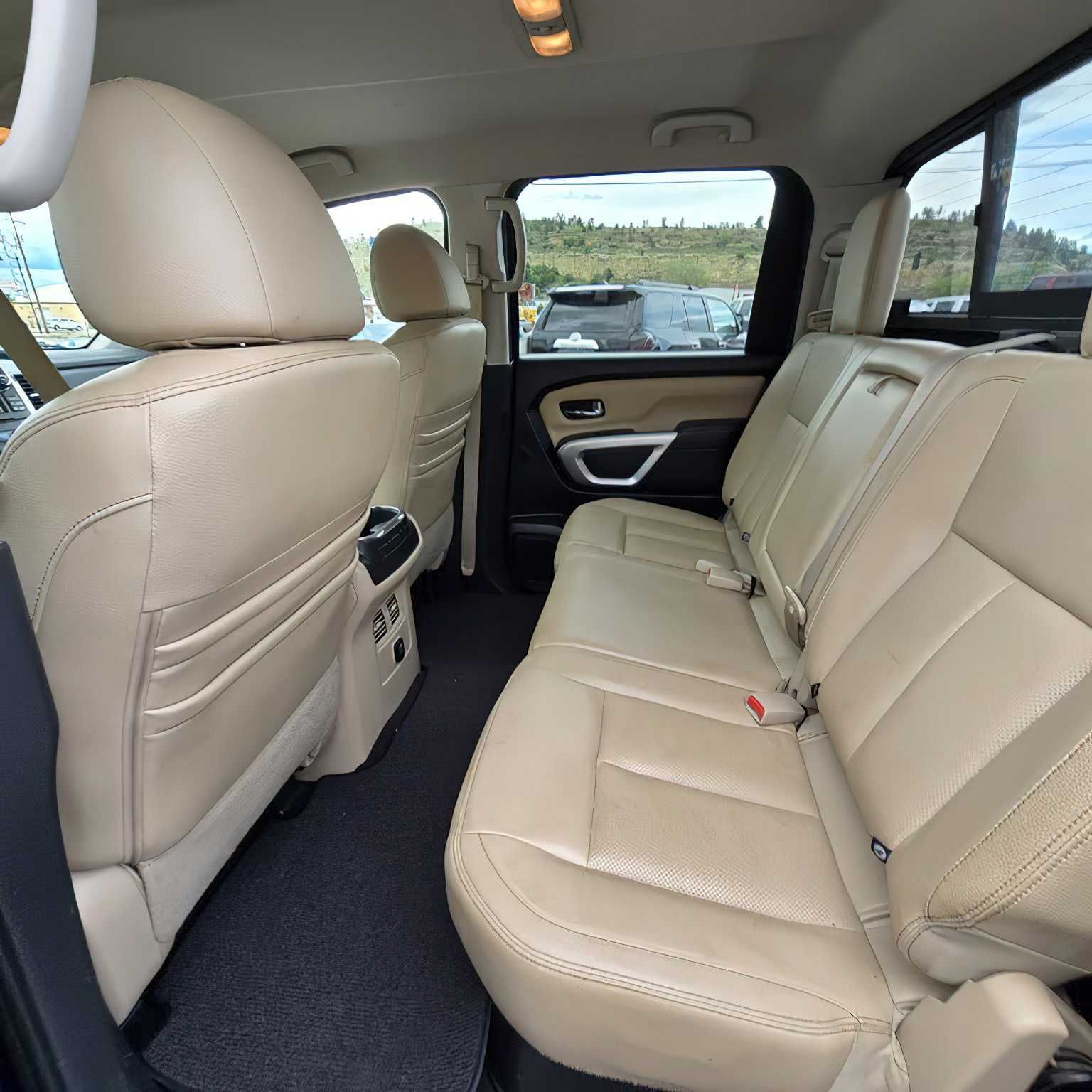 Nissan Titan SV 2017