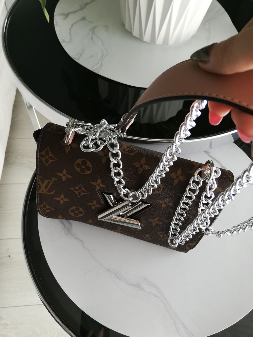 Piękna Louis Vuitton twist pm kopertówka monogram Louis Vuitton