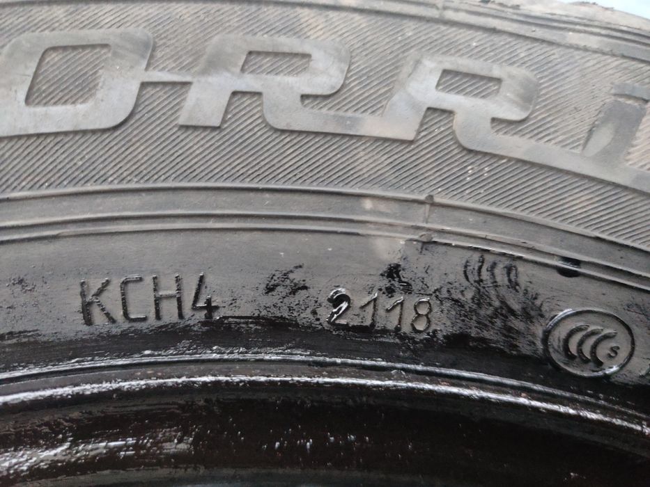 Продам 2 колеса на зимней резин 5#110 Ет 41  205/55 R16