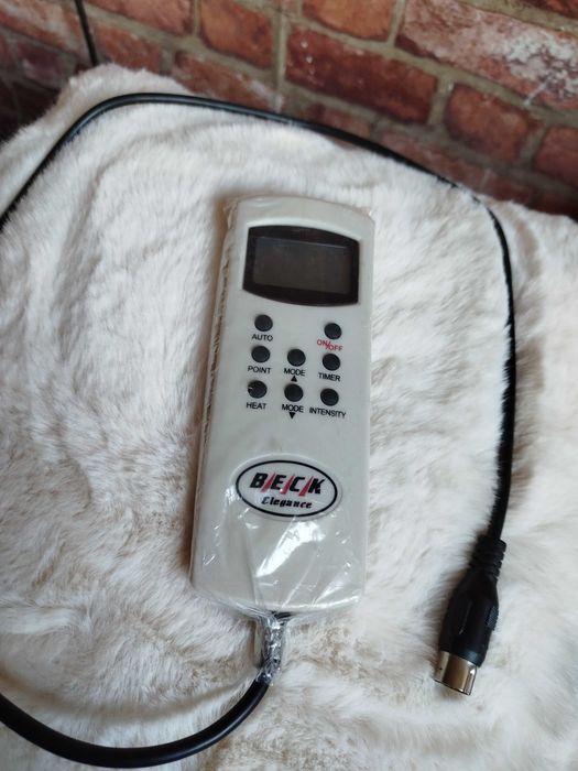 Fotel masujący biały z pilotem