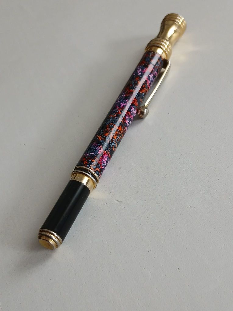 Caneta de tinta permanente da Hachette Tompla