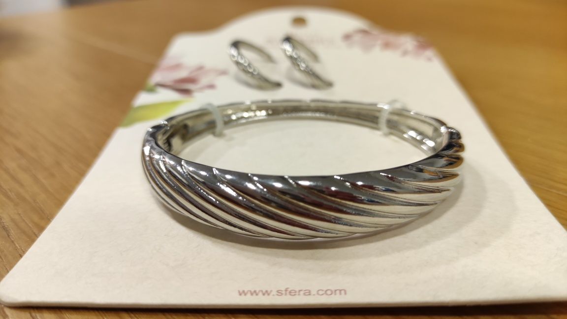 Conjunto de brincos e pulseira Sfera