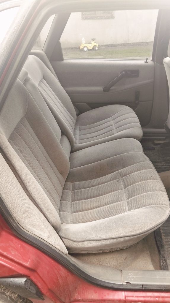 Продається Passat B3 1.8 Інжектор на ходу