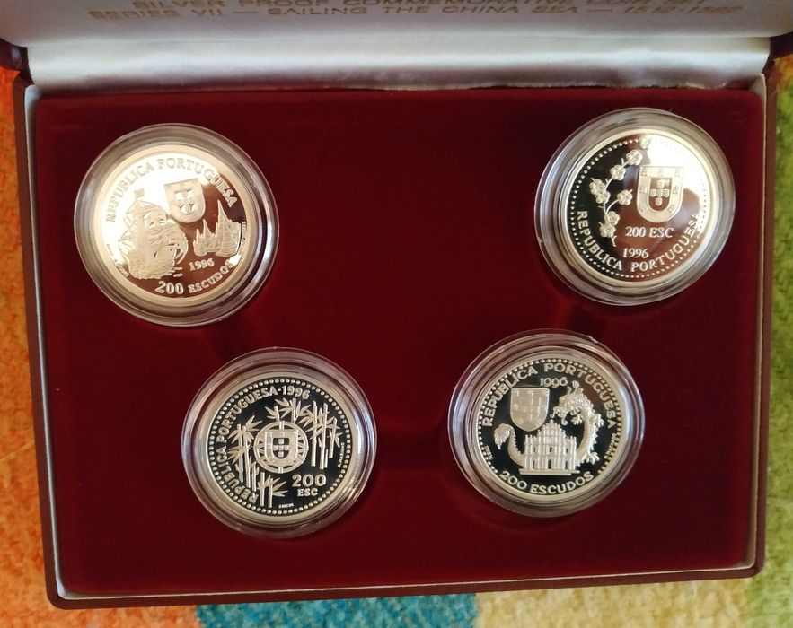 Conjunto de 4 moedas em prata proof da VII série dos descobrimentos
