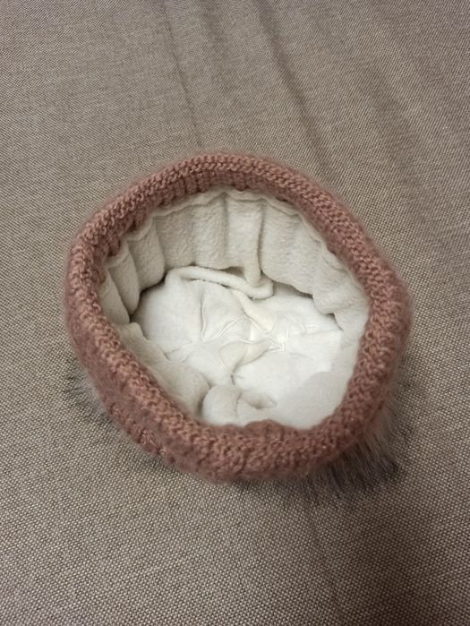 Шапка на дівчинку 5-6 р.зима,в'язка