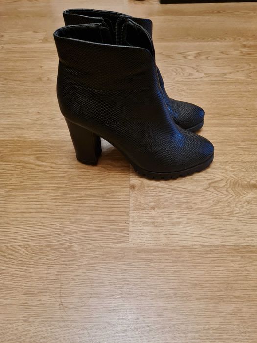 Шкіряні напівчеревики