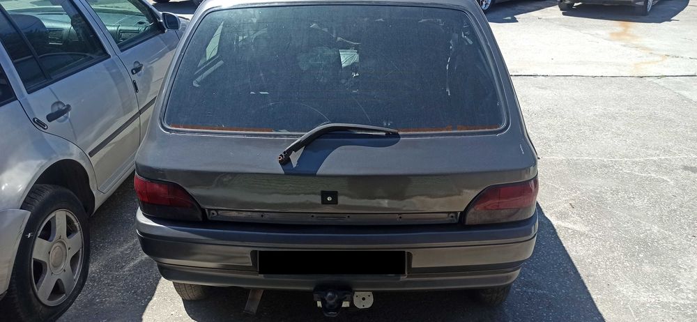 Para Peças Renault Clio I 1.9D de 1994 65 CV com boa mecânica