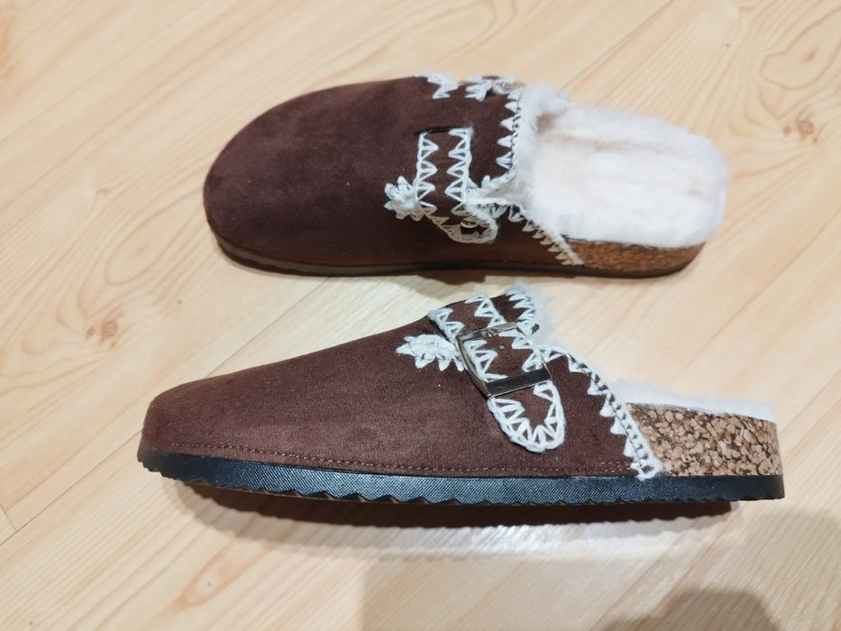 Wiralowe klapki z futerkiem 38