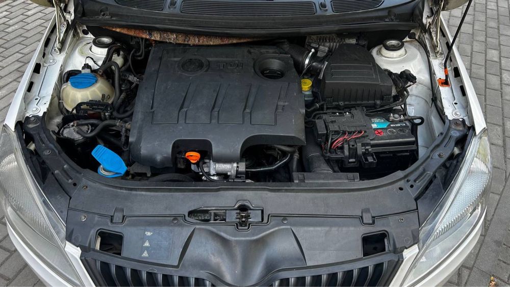 Skoda Fabia 1,6 TDI 2011 год ШКОДА ФАБИЯ
