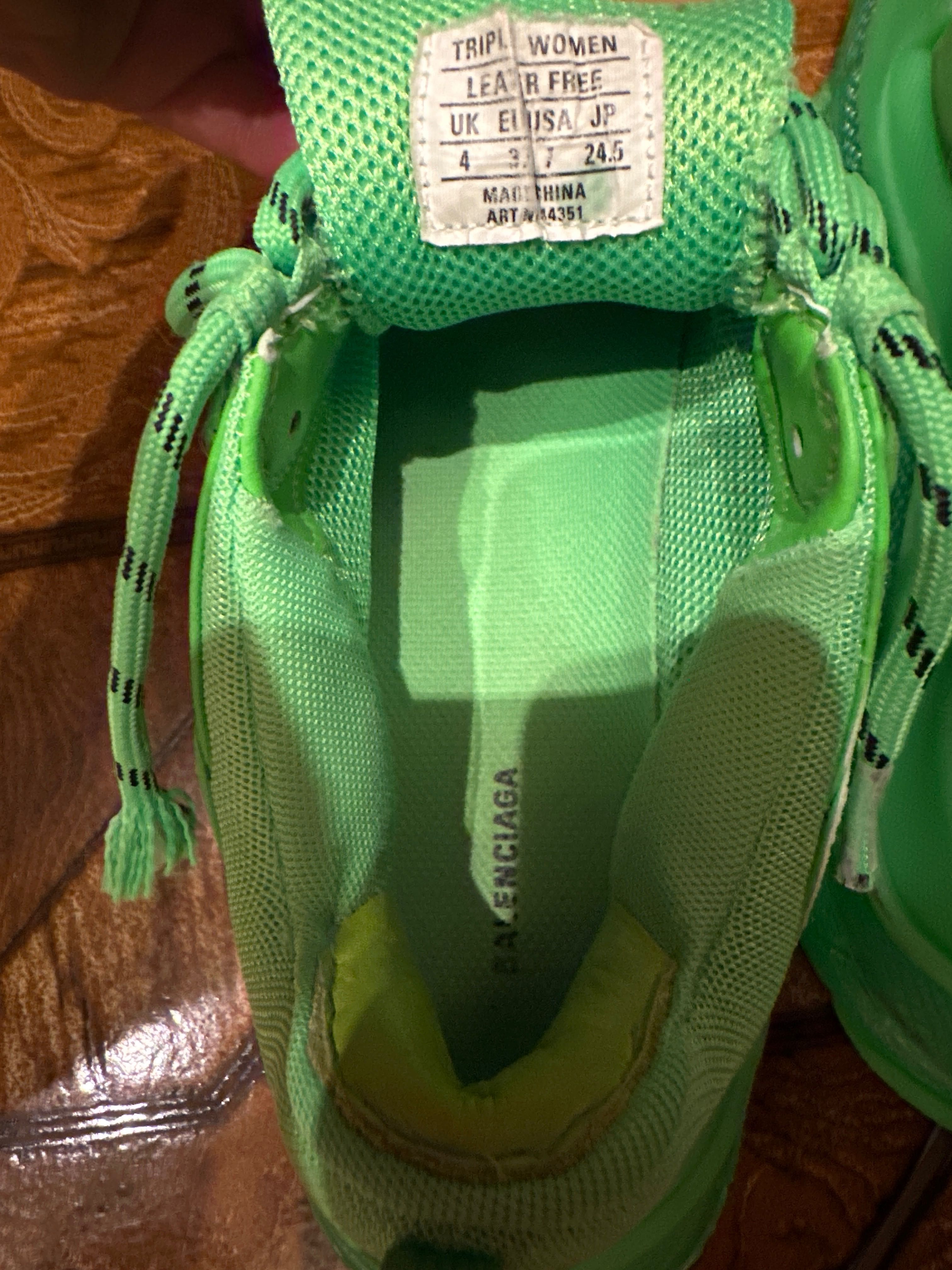 Кросівки Balenciaga Triple S neon green розмір 37 оригінал (на 38)
