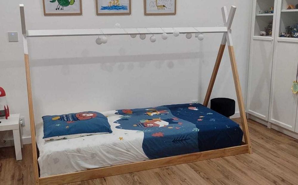 Cama Tipi com estrado e colchão e outras coisas