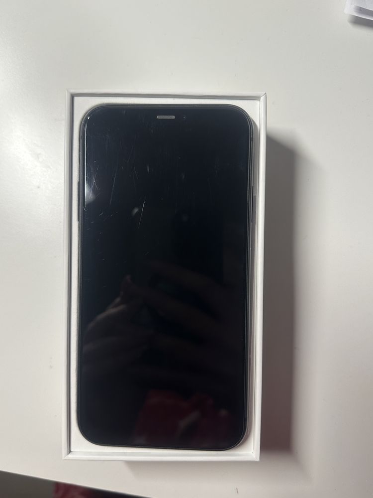 Sprzedam iPhone 11 64gb stan techniczny bdb