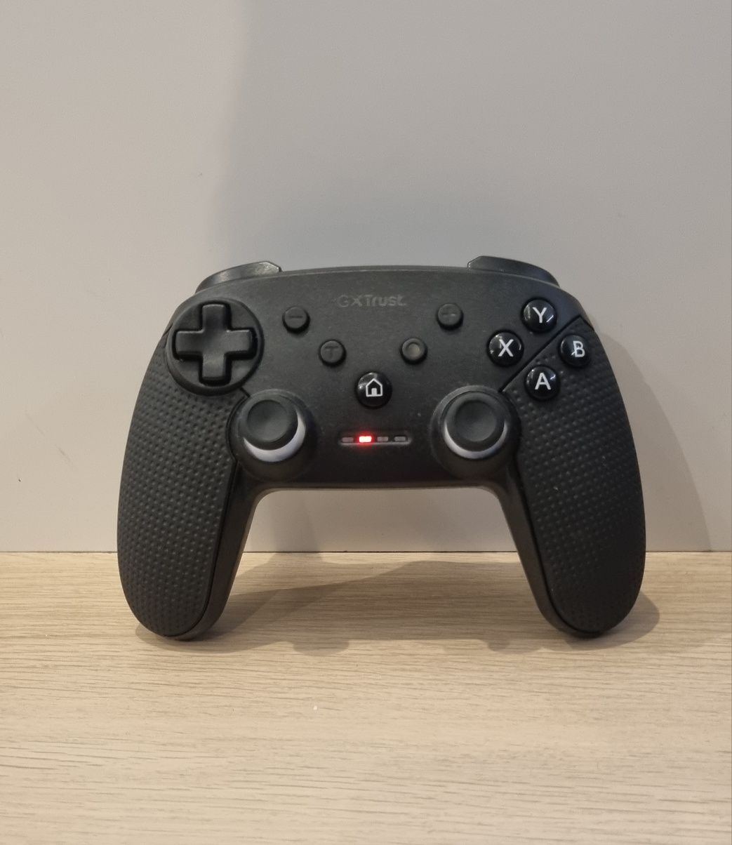 Pad TrustGX Bluetooth, bezprzewodowy lub USB (gamepad) PC/telefon