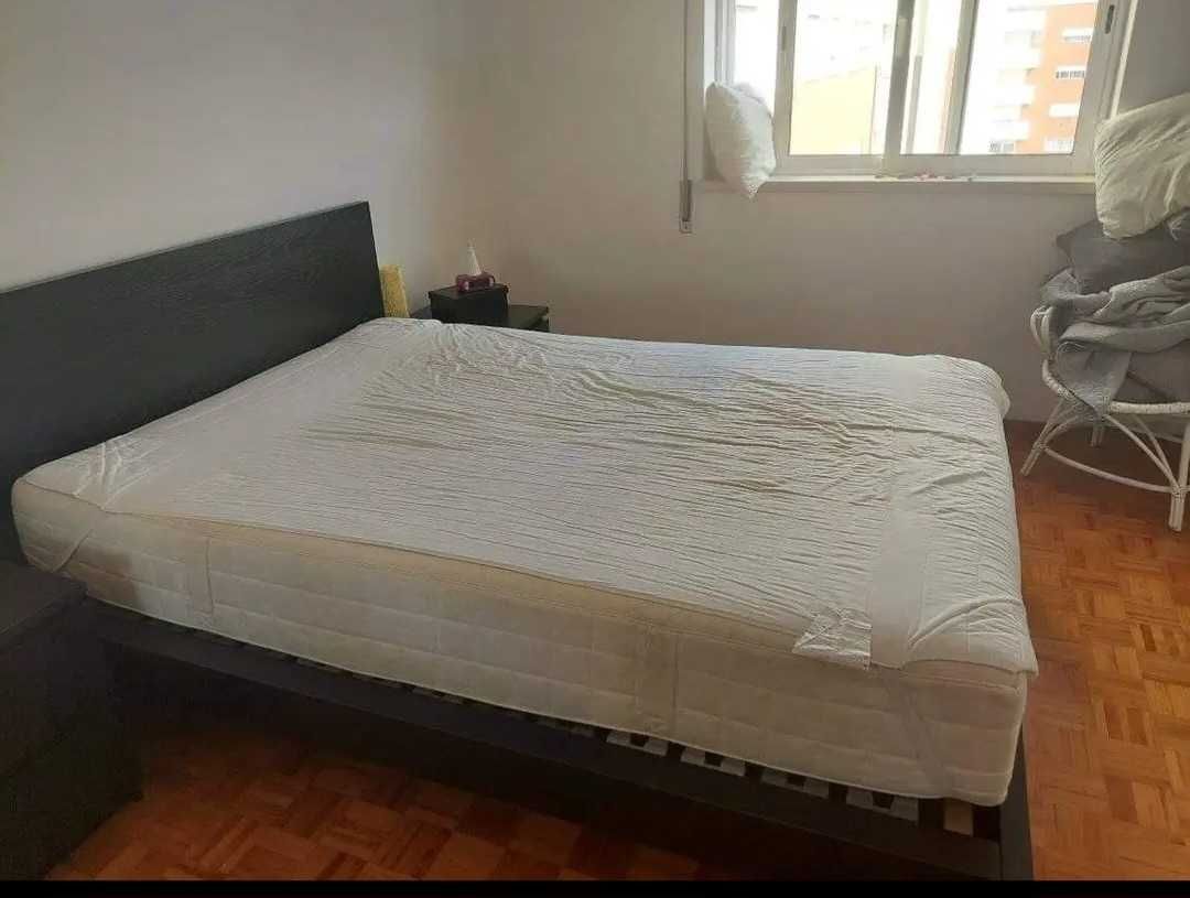 Cama de casal ikea