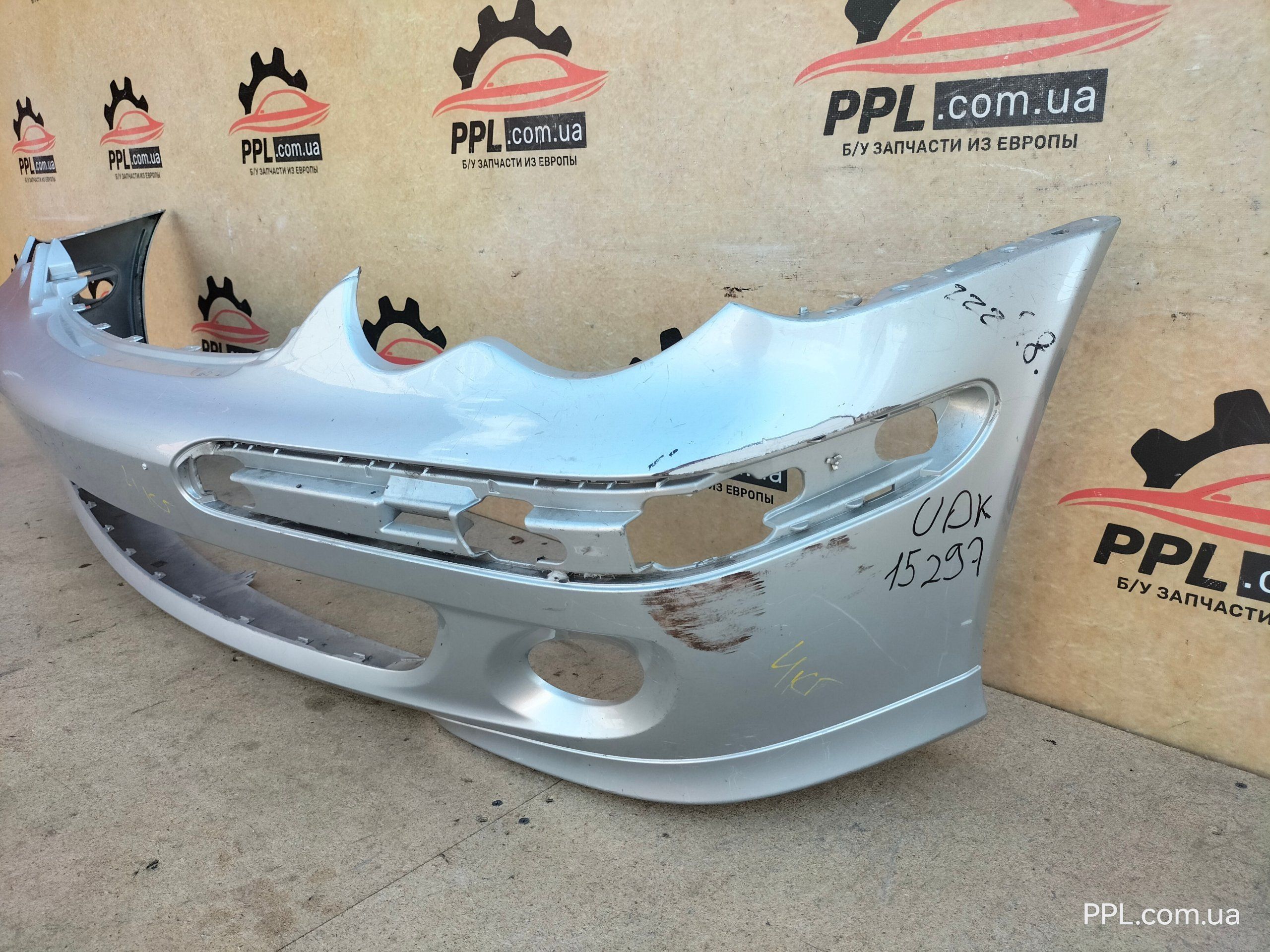 Mercedes C W203 04-07 передний бампер A2038853025