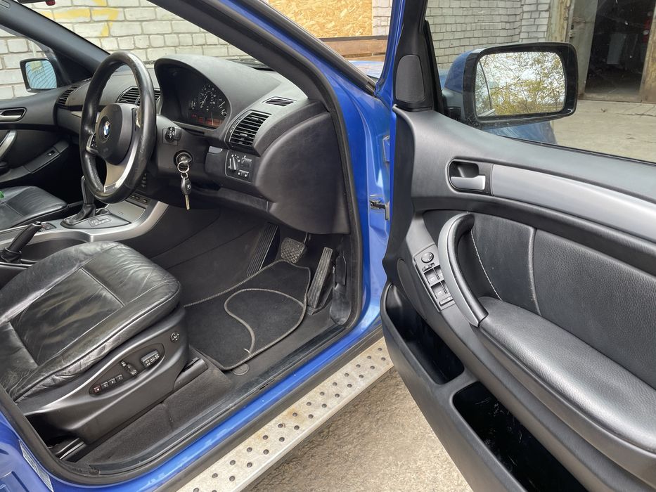 Продам машину BMW X5 2006 року праворульний