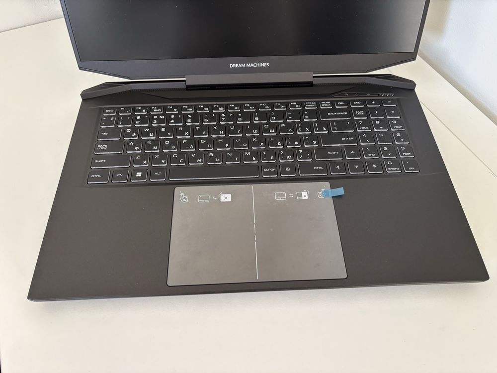 Ігровий ноутбук Dream Machines RG4050 (RTX 4050, i7, 17”) — як новий!
