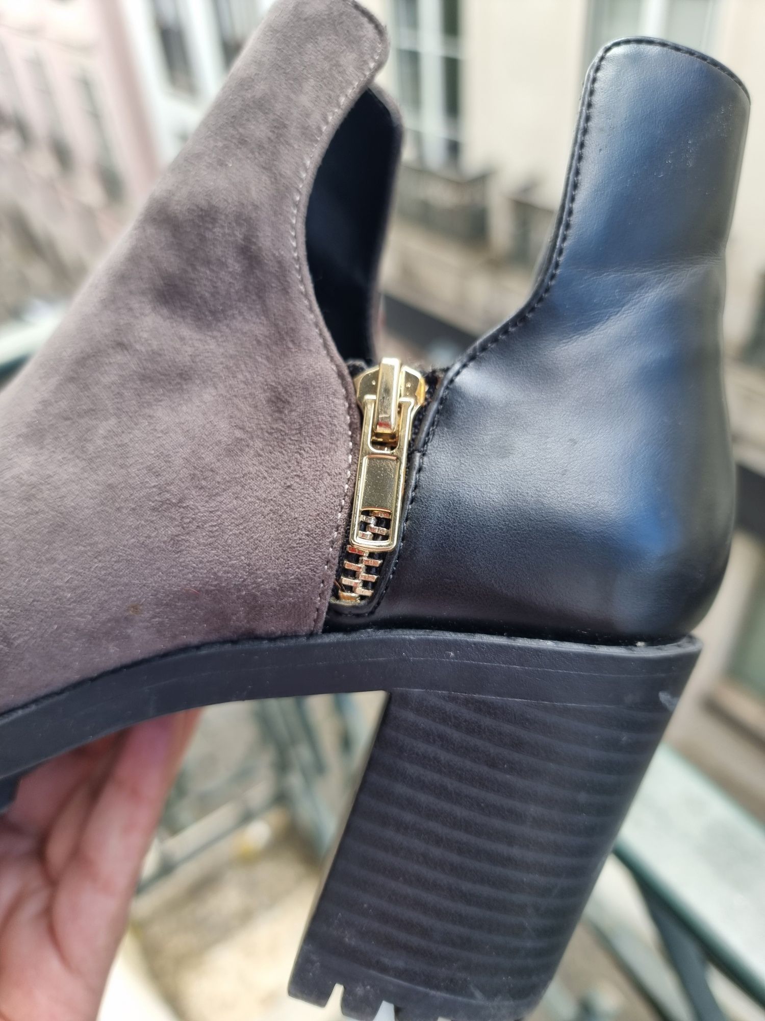 Botas de salto de camurça da Zara