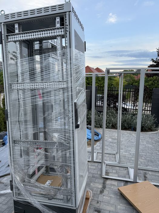 Szafa Rack sieciowa, krosownicza, pod magazyn energii 240cm