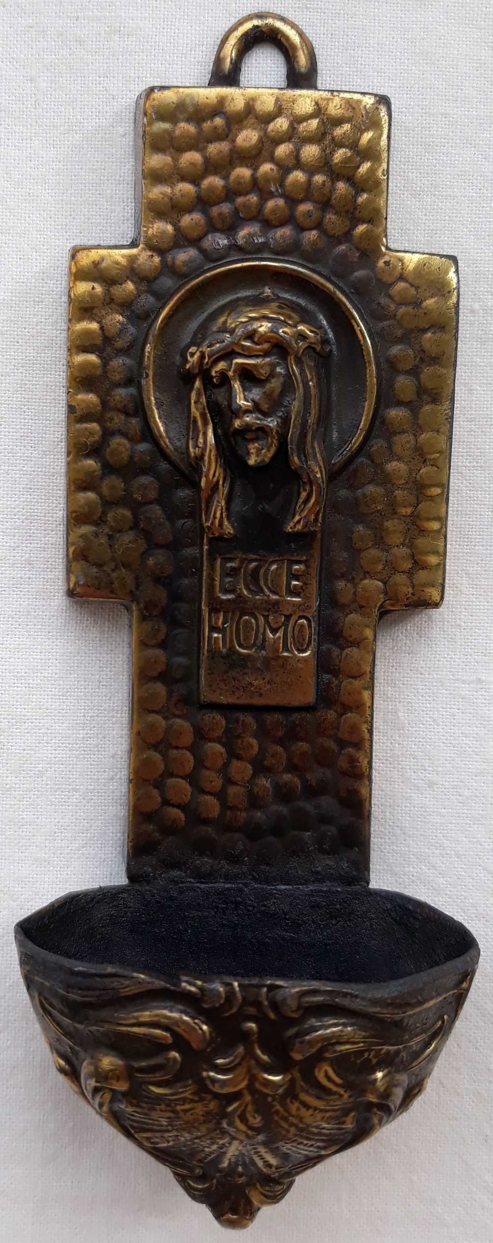 unikatowa stara mosiężna kropielnica Chrystus Ecce homo