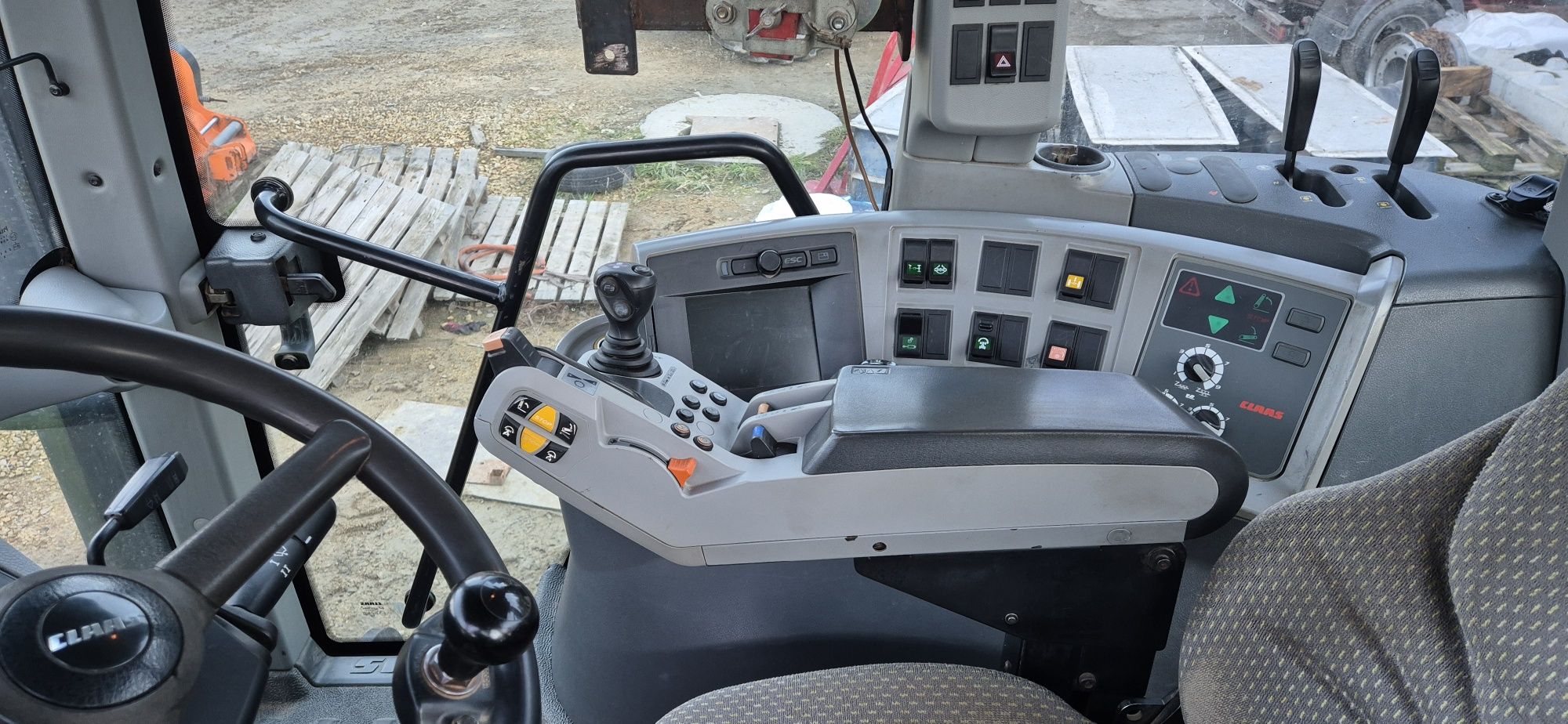 Ciągnik Claas  Axion 810 C-Matic