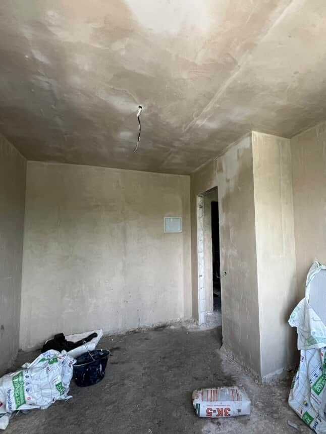 Продам квартиру в центрі Бородянки