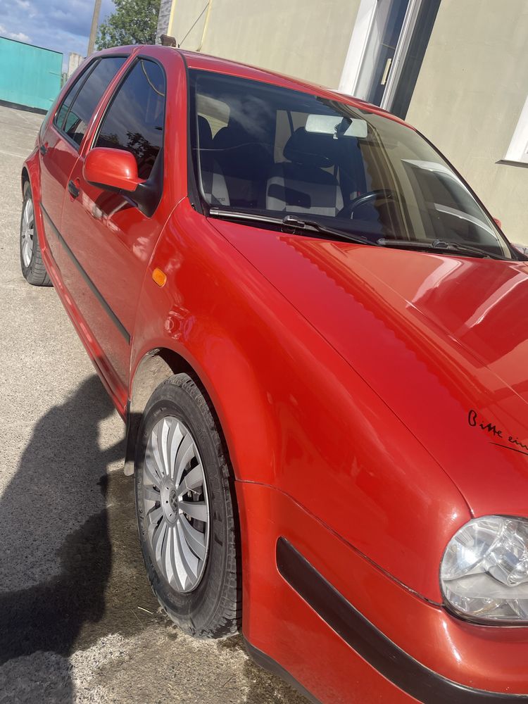 Продам автомобіль Volkswagen Golf 4