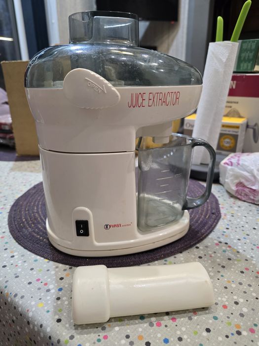 Соковитискач(Соковыжималка) для ягід, фруктів, овочів.