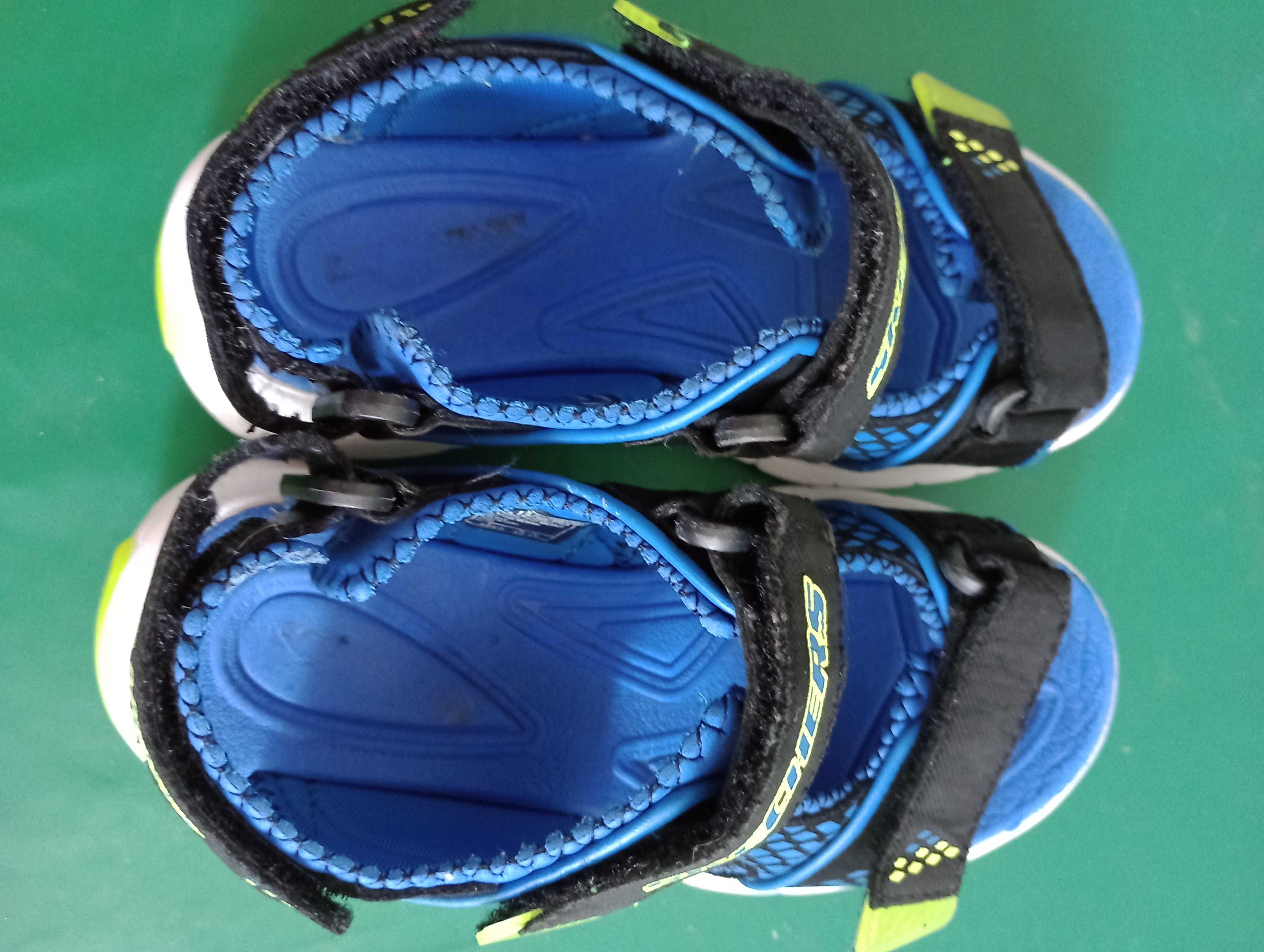 Sandały dziecięce szybkoschnące Skechers rozmiar 30.
