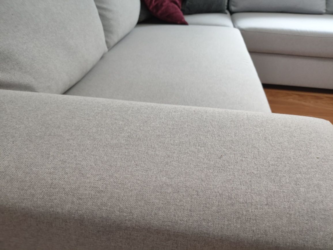 Narożnik z funkcją spania 2.40m x 2.40m szary