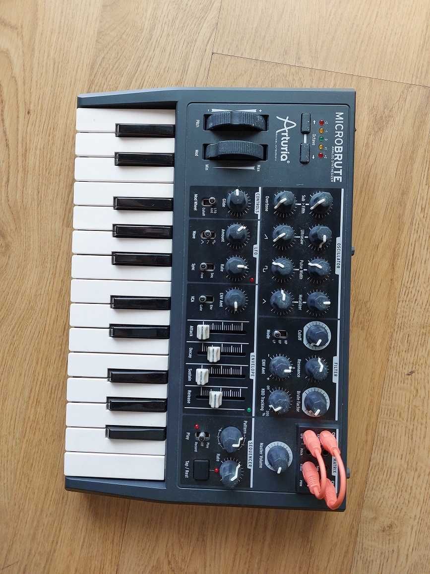 Sintetizador analógico Arturia Microbrute