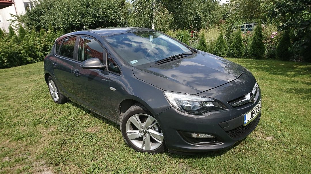 Opel Astra J 2013 r. 1.4 generacja 4