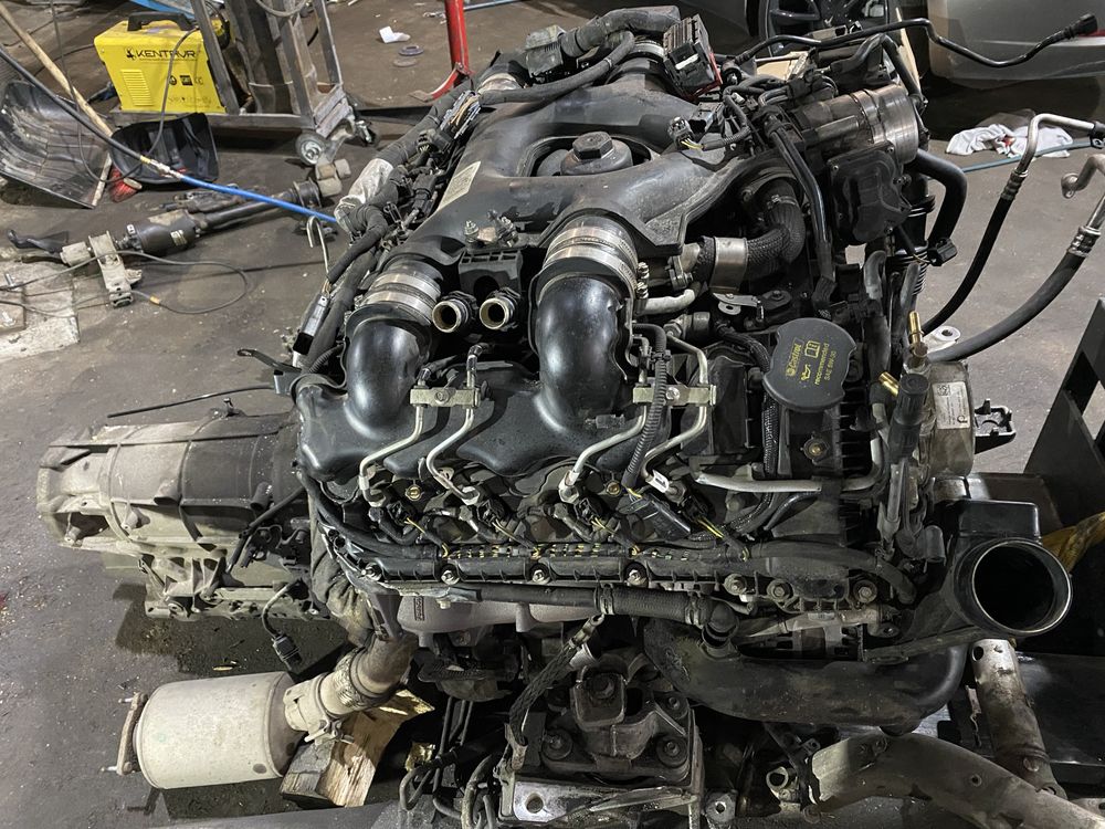 Двигун 4.4 л DOHC DITC V8  Range Rover L405 2014